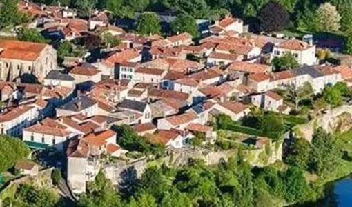 大兴安岭回乡建别墅为什么一定要选专业乡墅公司